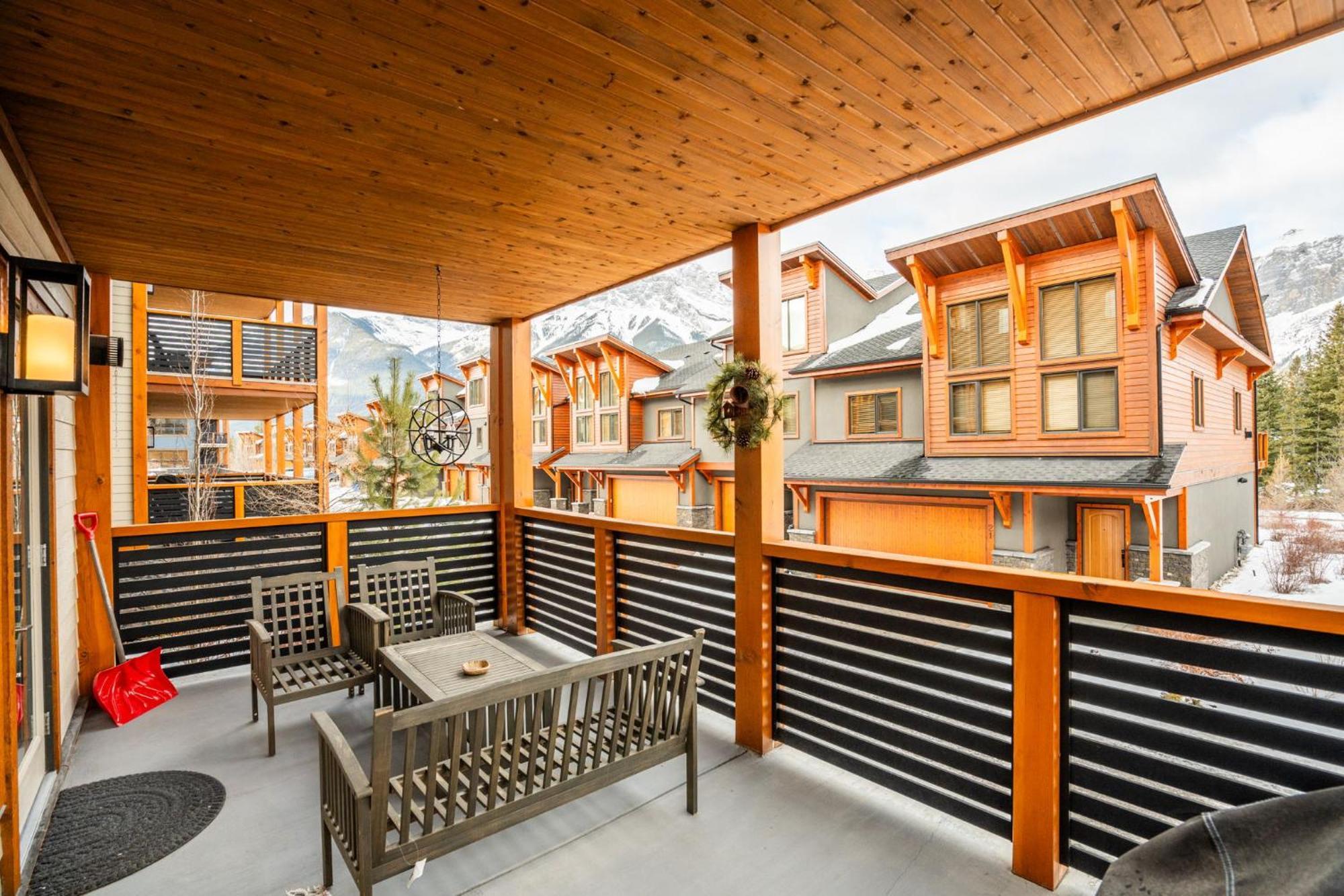 Spring Creek By Canadian Rockies Vacation Apartment